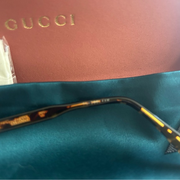 Gucci Havana Sunglasses with case - Picture 5 of 8